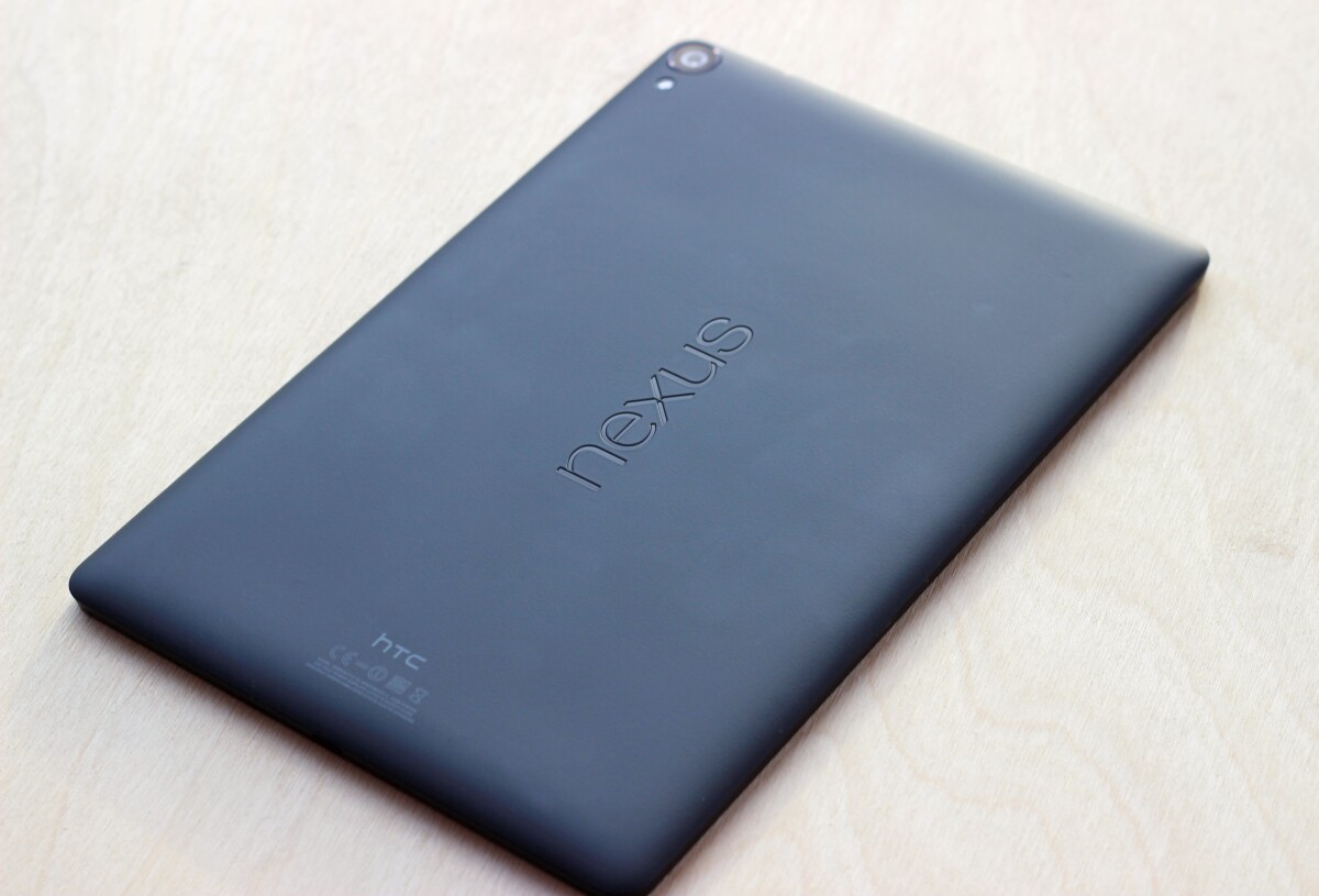 Back of the Nexus 9 (Photo: Will Shanklin/Gizmag.com)