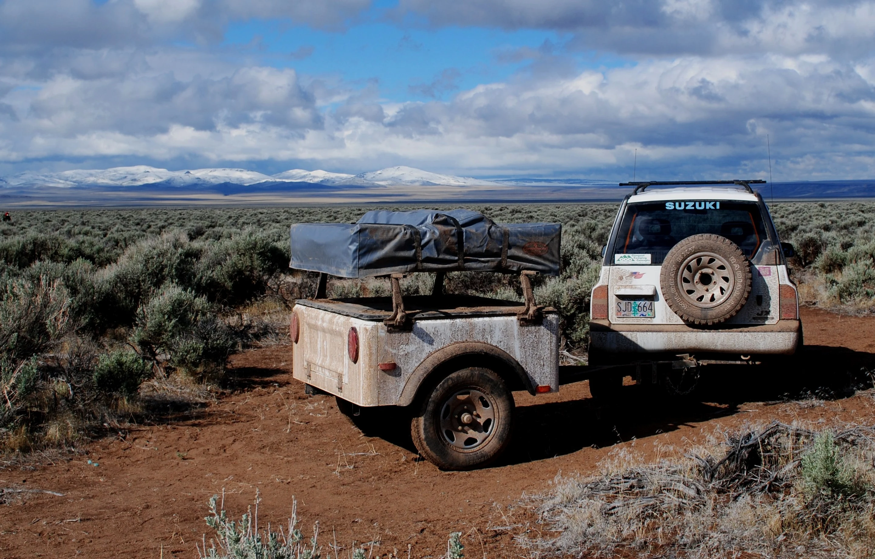 With a heavy-duty welded frame, the Dinoot becomes a rugged trailer ready for backcountry use