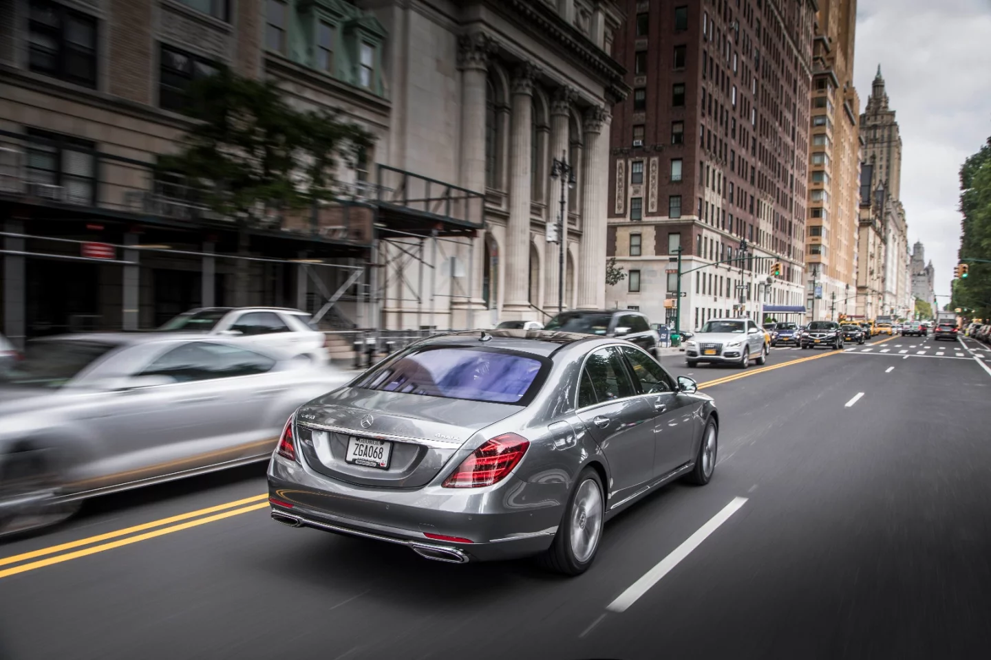 The adaptive chassis system rolls into curves and releases off the acceleration well, giving a very predictable and stable feel to the Mercedes-Benz S450