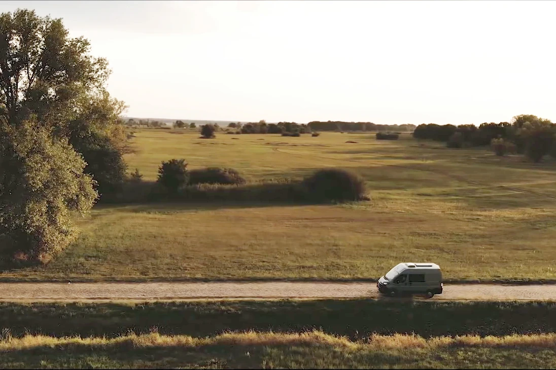 The result is a tiny house on wheels which can double as a work vehicle, a mobile office, or as Hilgers describes it, “a kind of rolling test laboratory for space-saving solutions”