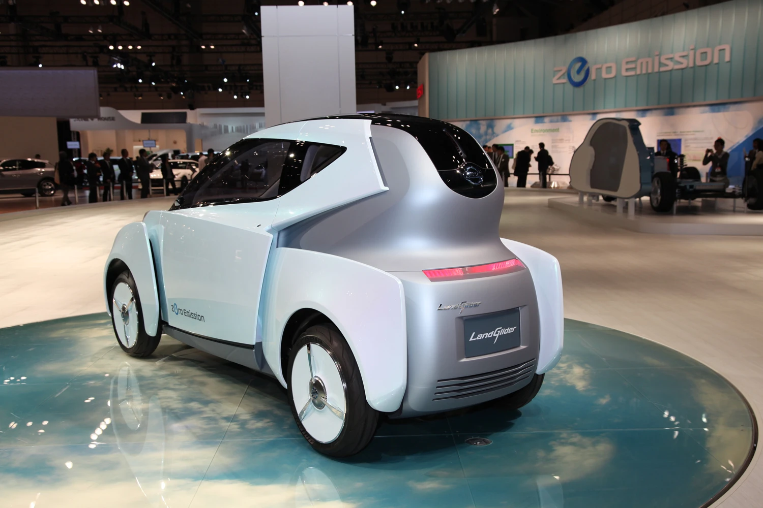 Nissan's LandGlider