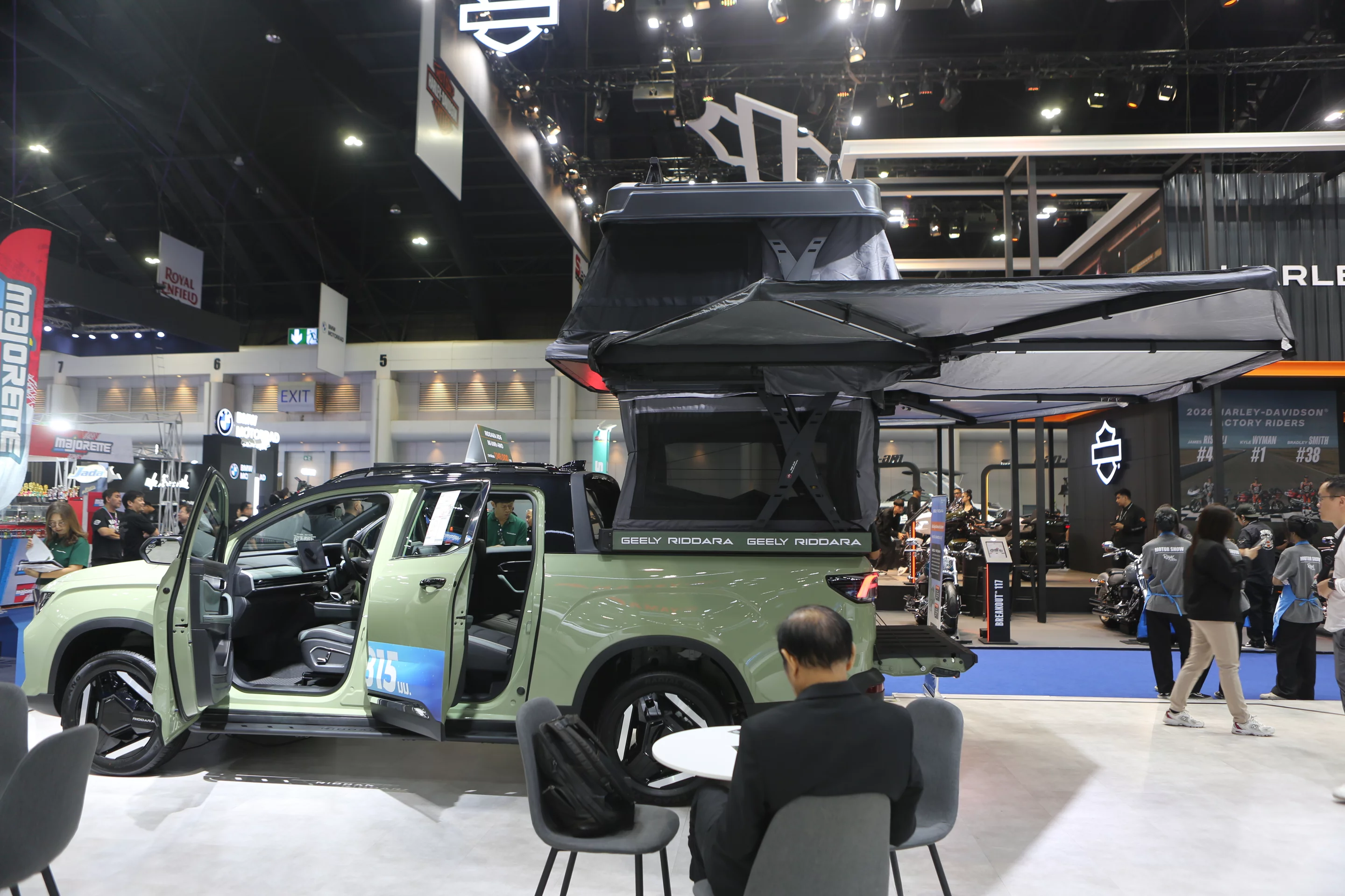 The Geely Riddara RD6 pickup truck adds two-story camping to its all-electric AWD platform loaded with V2L power capabilities. It can cross waters at deep as 32 inches (815 mm)