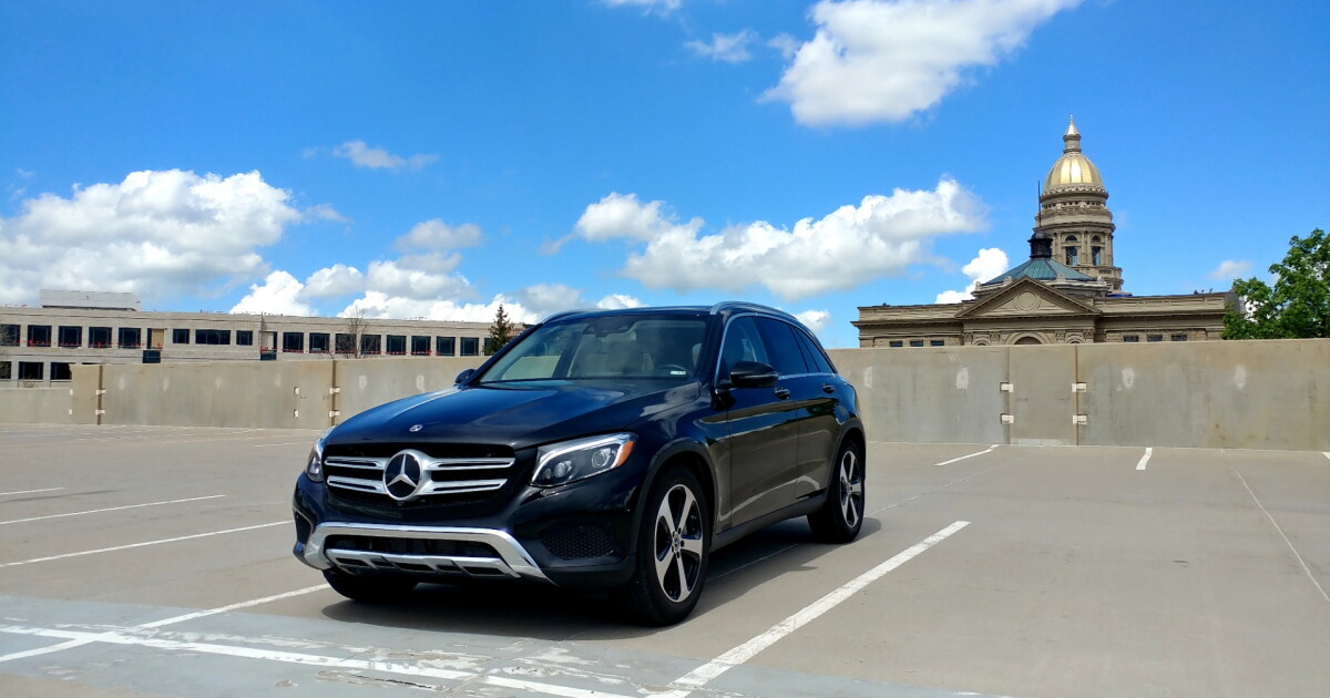 Review 2019 Mercedes Benz Glc 350e Is A Plugged In Luxury