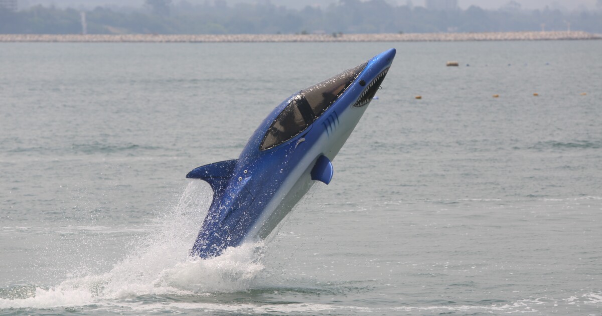 Video Flight Testing The Seabreacher X The 300 Horsepower Bionic Shark