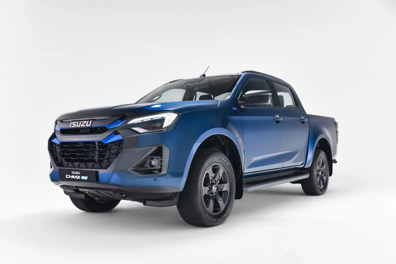 The Isuzu D-Max EV comes with a total of 190 horsepower and 240 lb-ft (325 Nm) of peak torque