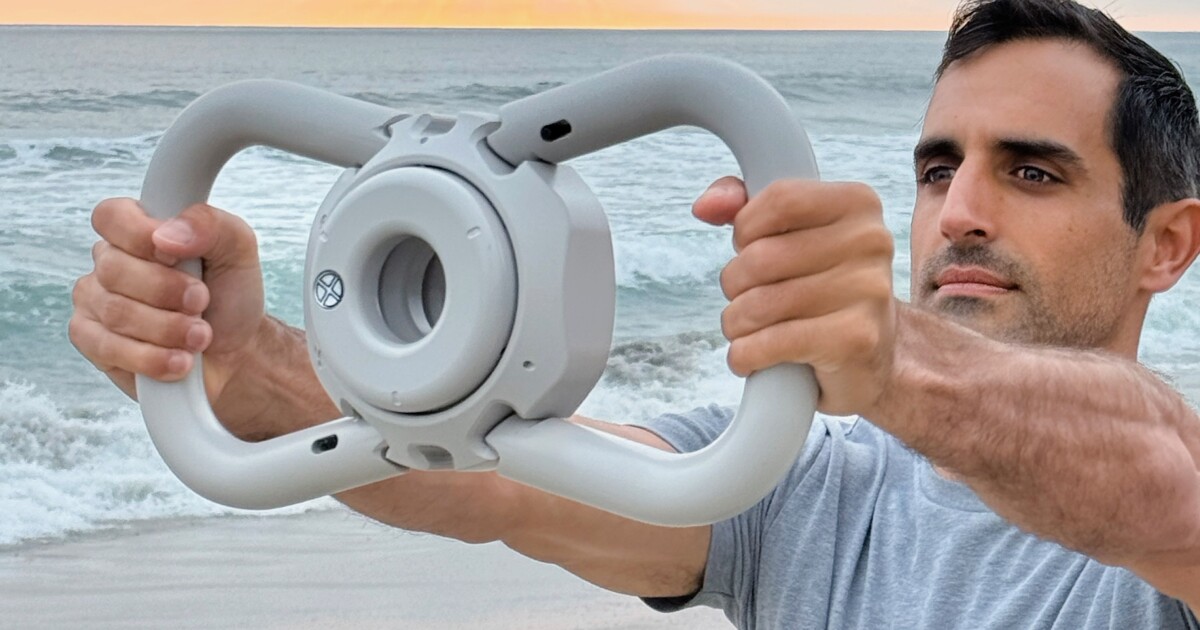 xplate Packs a Complete Home Weight Room into a Travel Case xplate Packs a Complete Home Weight Room into a Travel Case