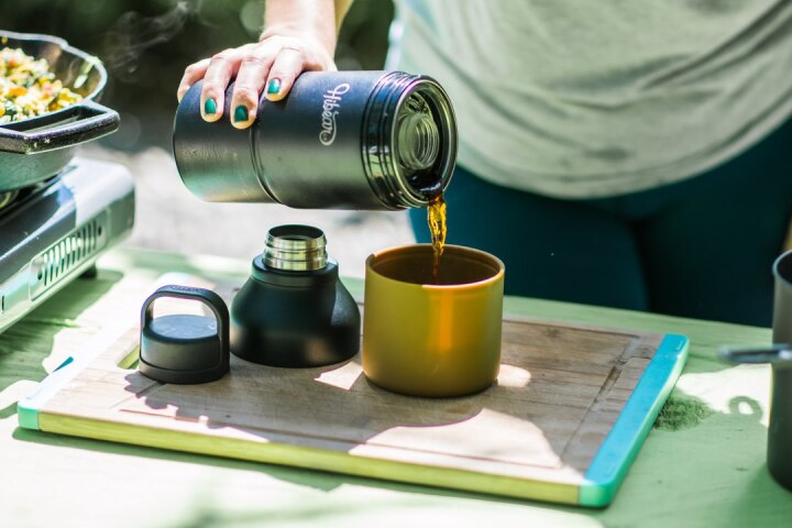 The Hibear flask brews cold brew coffee, tea and more