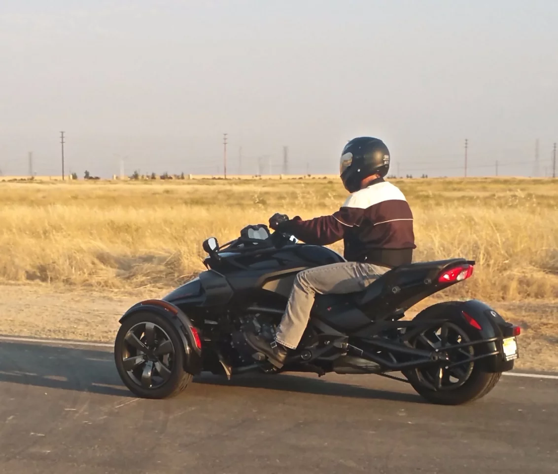 The Spyder F3-S provides a comfortable upright riding position