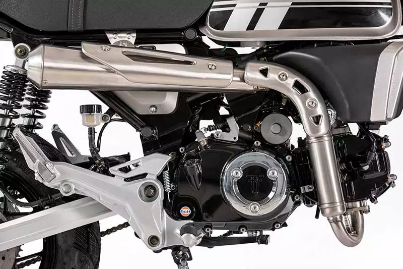 The X-Bongo 50 features a horizontal 50cc single-cylinder air-cooled engine that’s equipped with electronic fuel injection