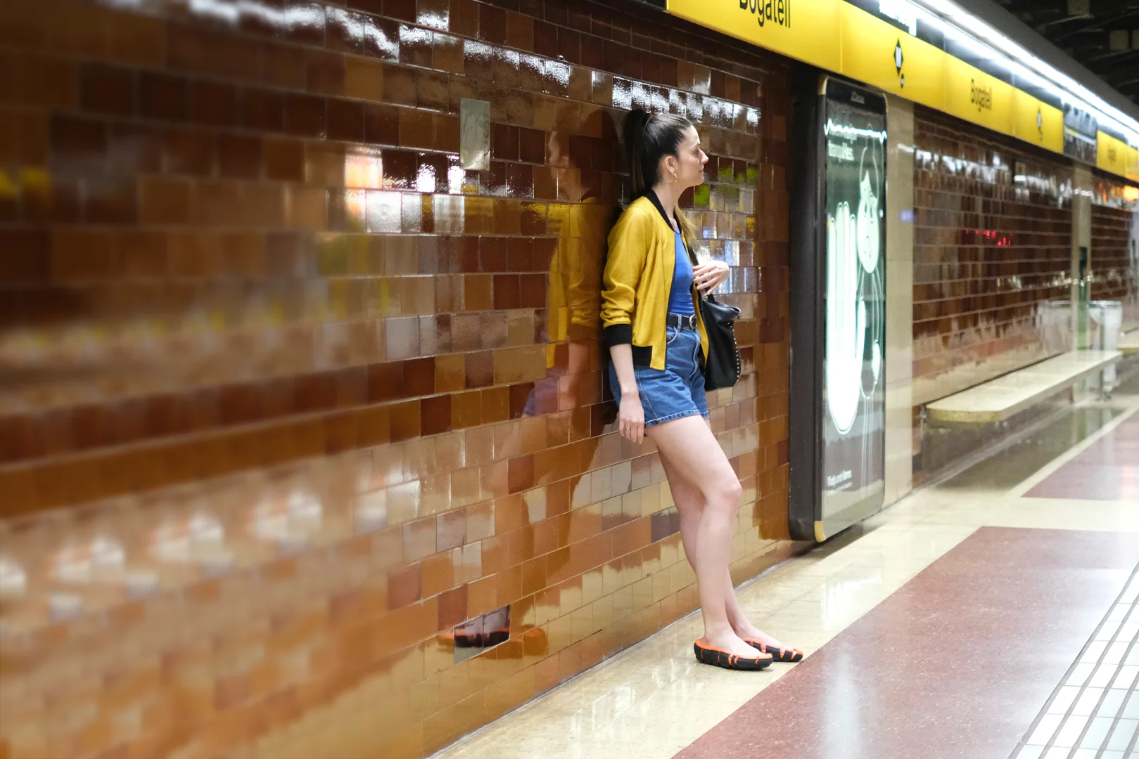 The rest of the subway passengers might have been frightened away by the flip-shoes