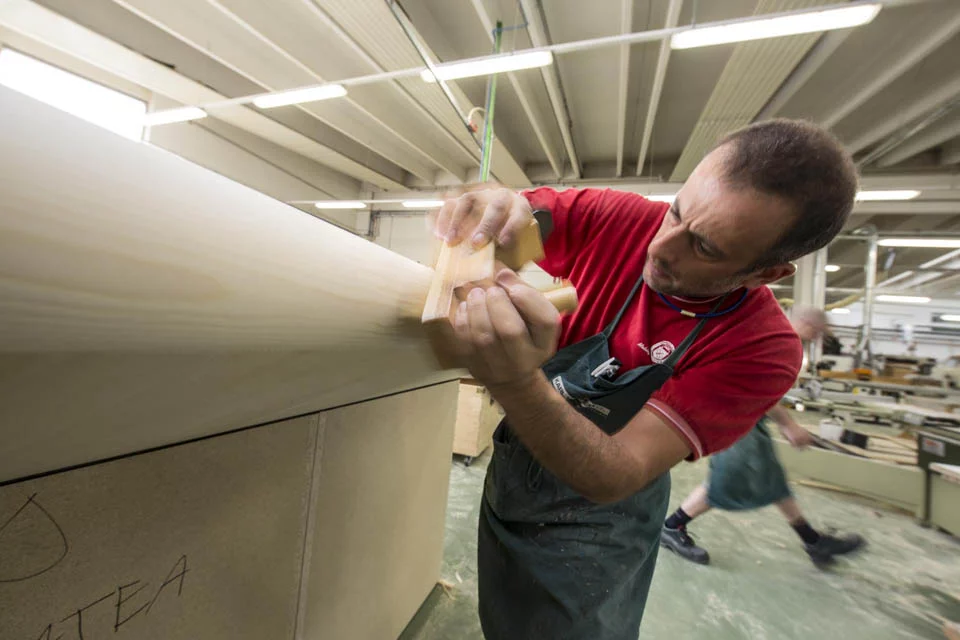 Construction of the structure in the yard at Trento (Photo: Marco Caselli Nirmal)