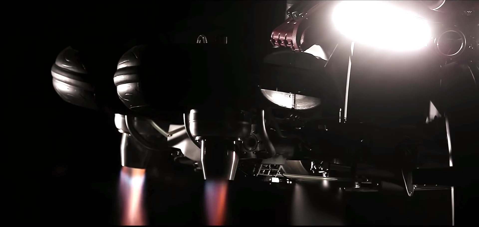 Four JetCat thrusters in the middle of each rim promise balanced multirotor-style flight