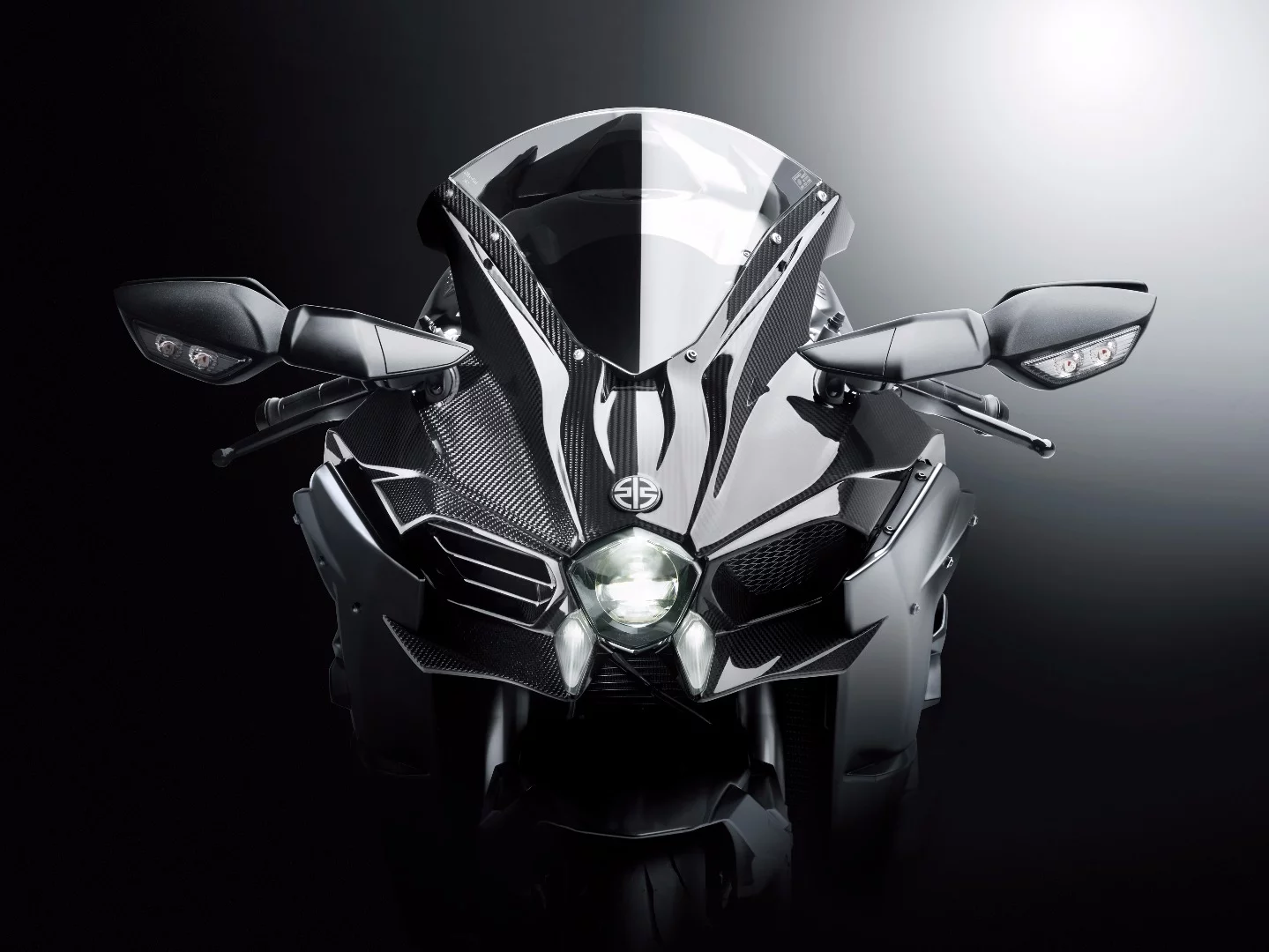 From the front only the mirrors reveal that this is the 2017 Kawasaki H2 Carbon, and not the H2R