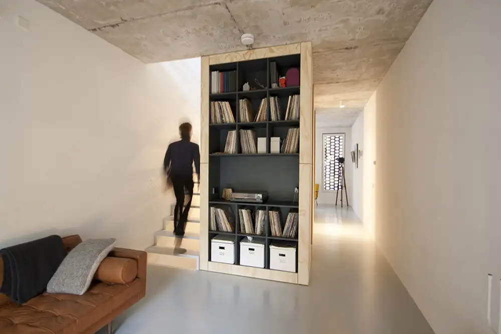 The SkinnyScar comprises a total floorspace of 140 sq m (1,506 sq ft) spread over three floors