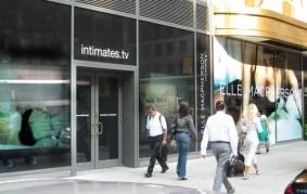 Inwindow Outdoor interactive storefront advertisingPhoto: Inwindow Outdoor (Copyright 2007)
