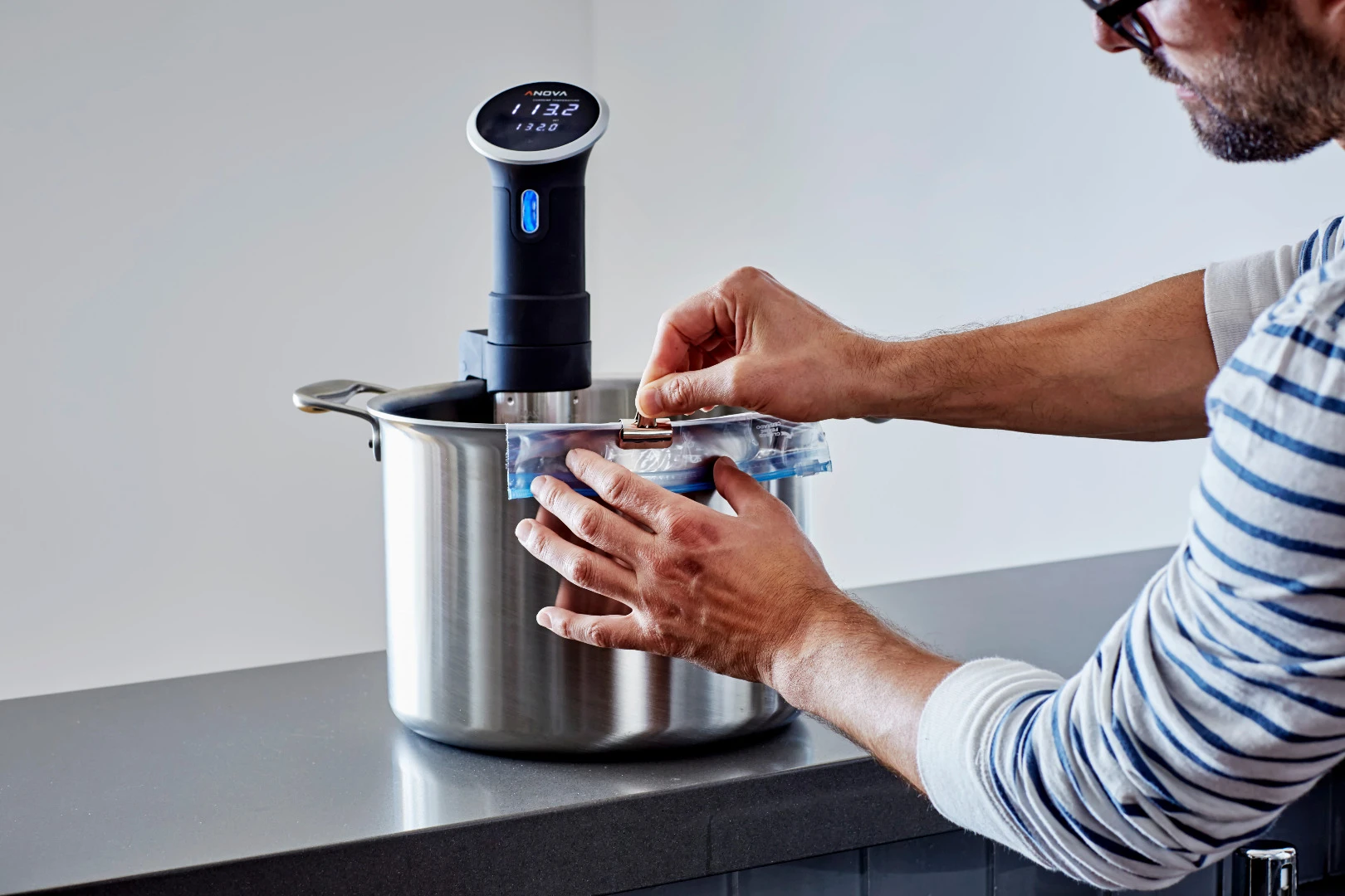 Attach the food to the side of the pot, and set the timer