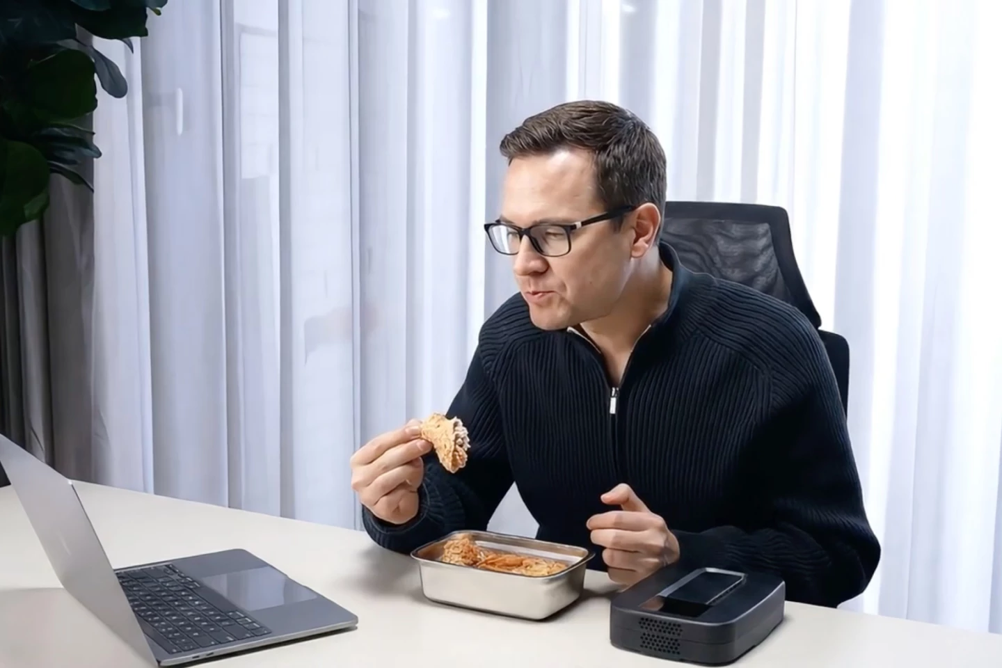 The HeatWave Go far-infrared lunch box is presently on Kickstarter