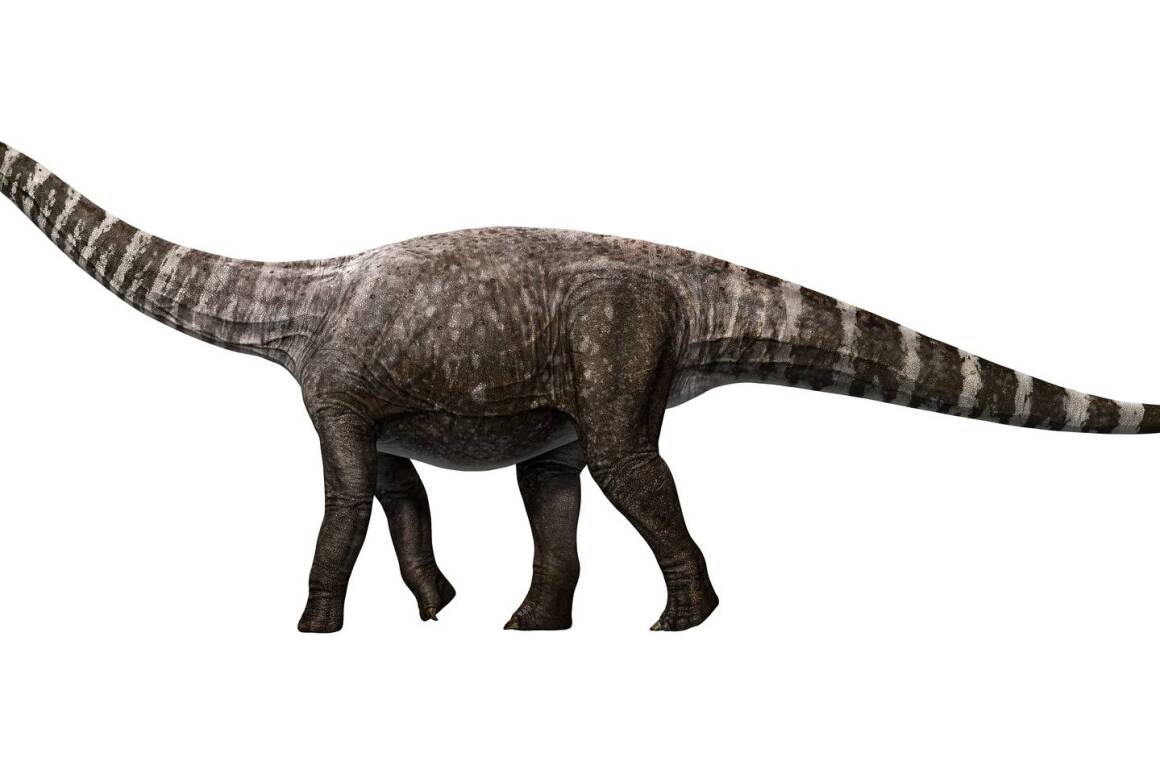 Giant Dinosaurs May Have Tiptoed Around Like They Were