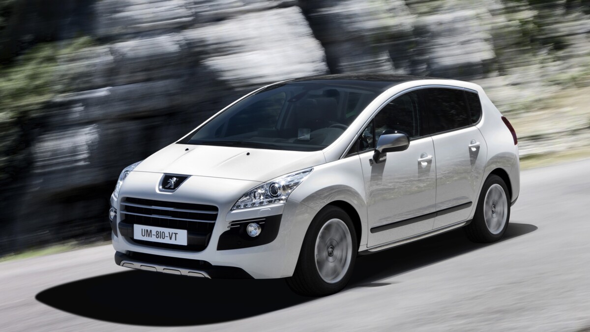 Peugeot's 3008 Crossover with HYbrid4 technology is powered by a 2.0 litre 163 bhp HDi diesel engine and a 37bhp electric motor