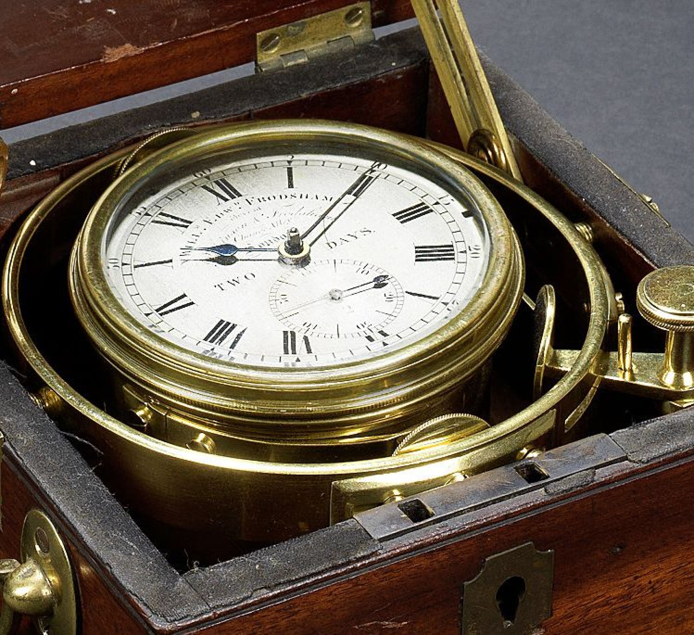 Historicallysignificant marine chronometer Darwin