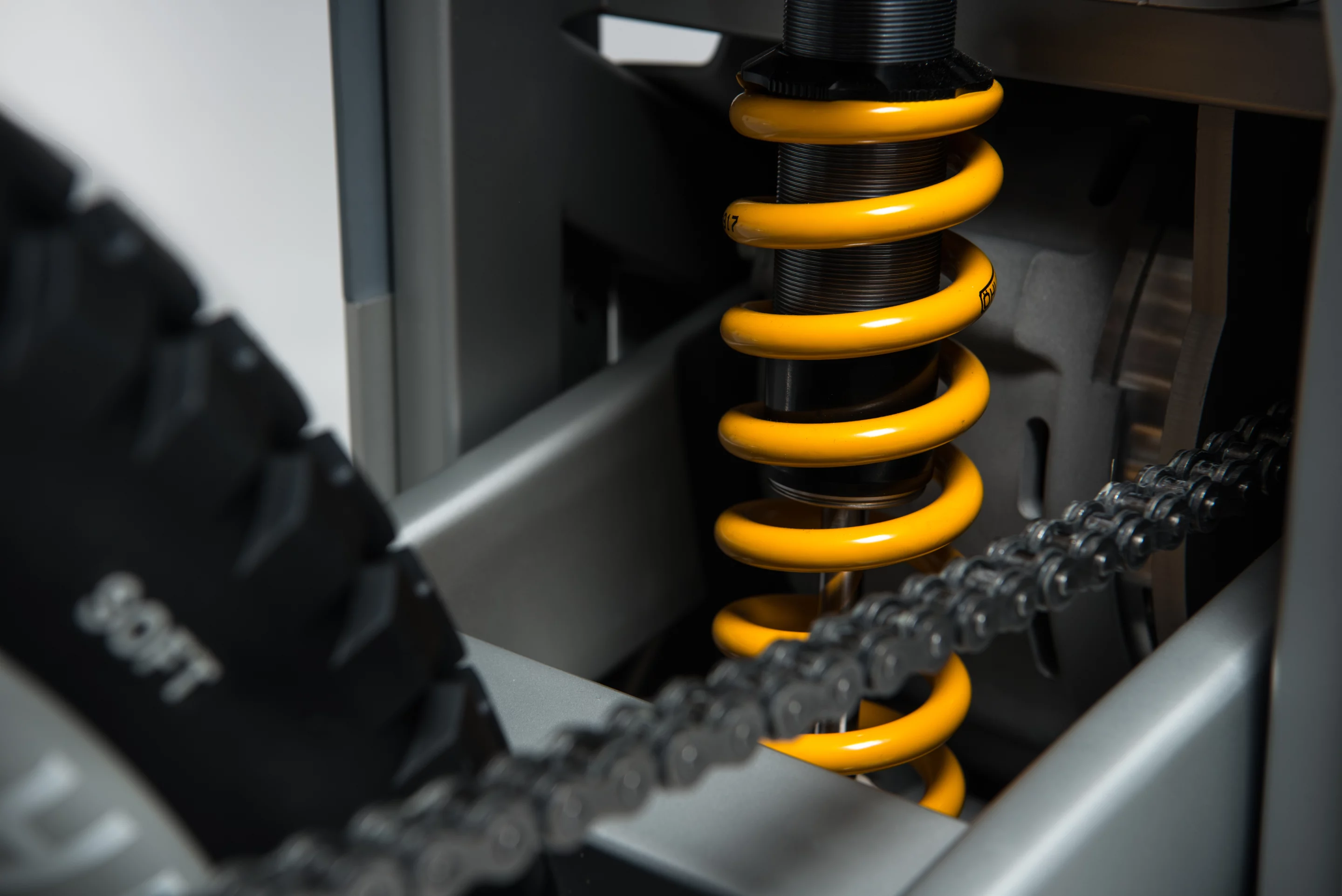 Cake worked on its front and rear suspension with the boys at Öhlins