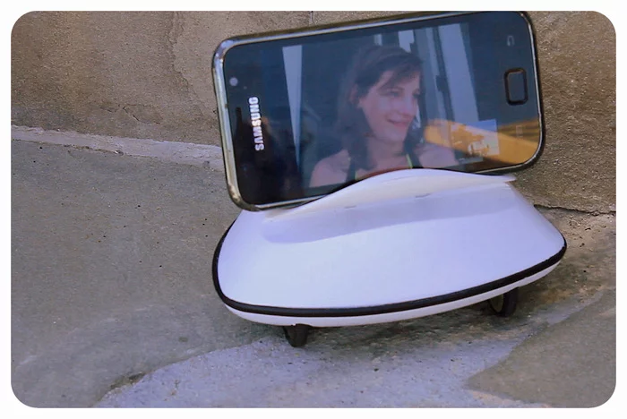 Botiful can move in all directions, and tilt the phone up and down