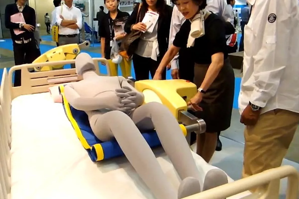 Muscle Actuator Motor Company unveiled two robotic patient care devices at the 39th Home Care & Rehab Exhibition