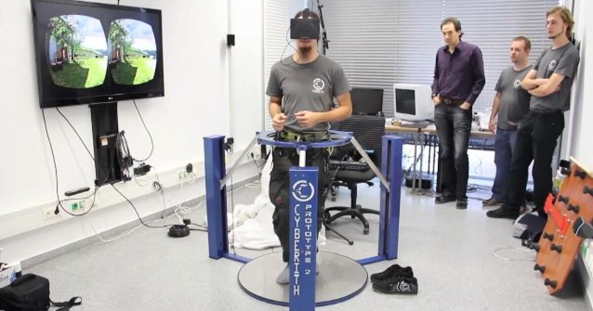 "Virtualizer" lets VR gamers walk on the spot to move in the game