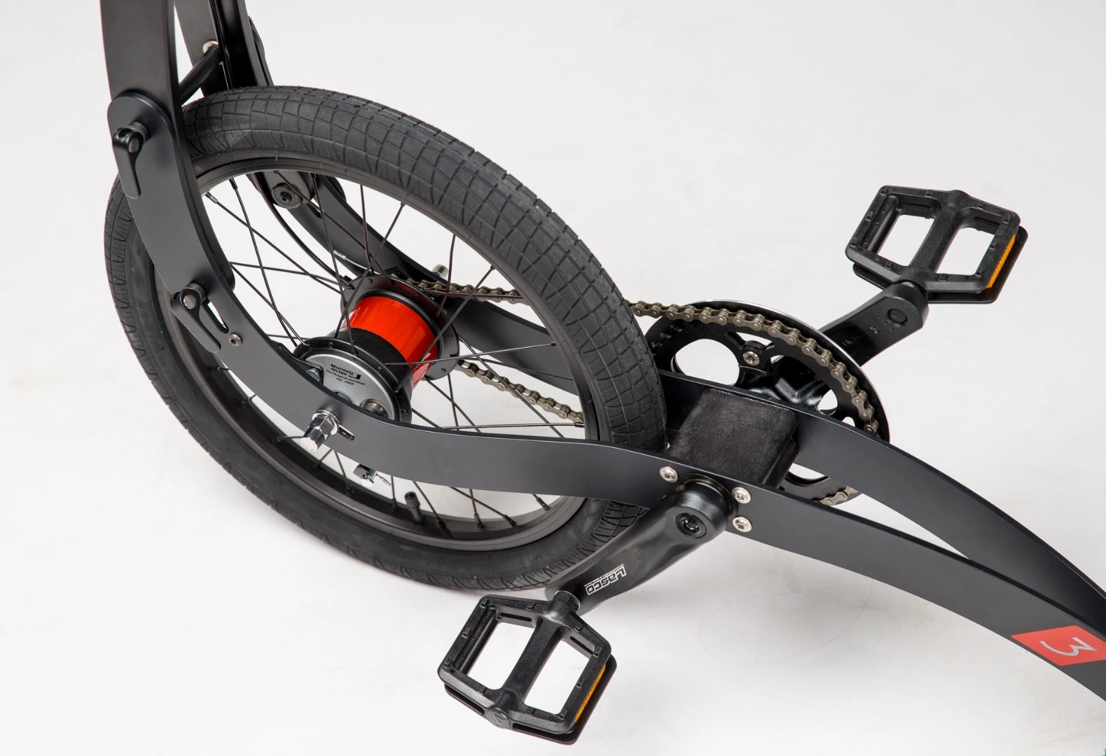 The Halfbike 3 features a Sturmey Archer four-speed hub transmission