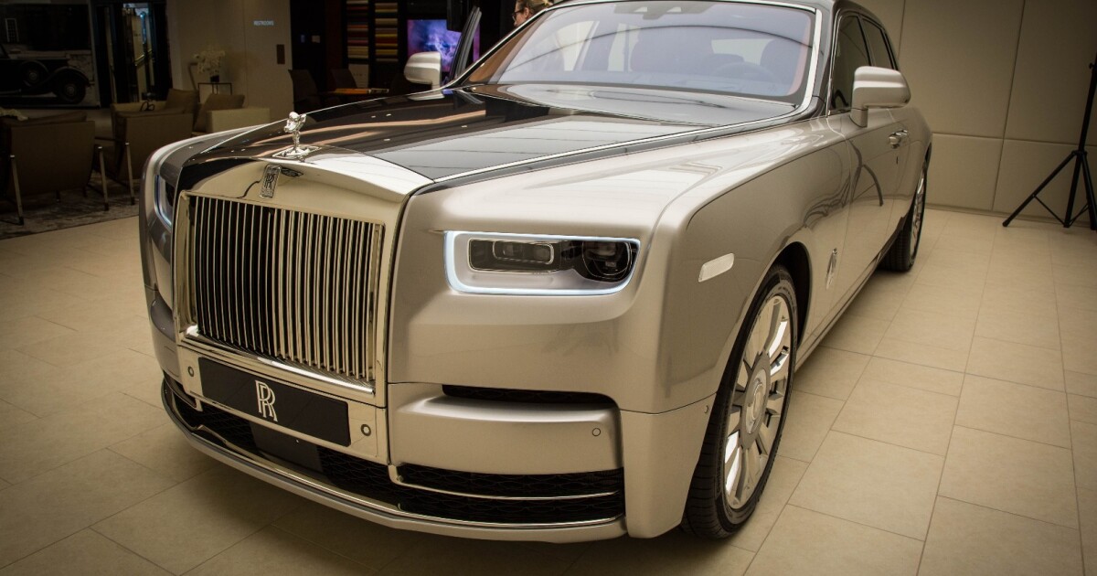 Up Close And Personal With The Stunning New Rolls Royce Phantom