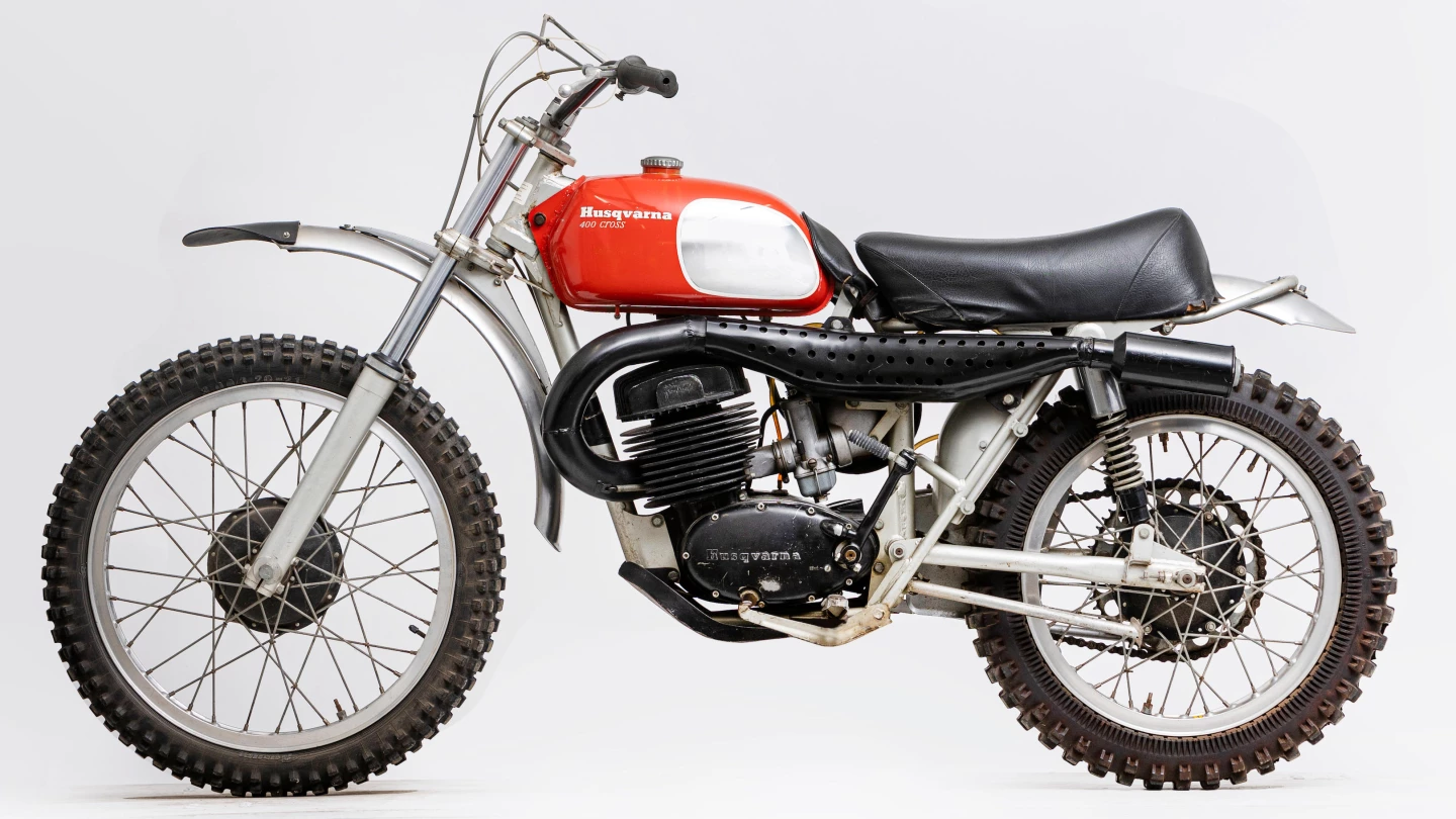 Steve McQueen's last motorcycle is for sale and behind his "On Any Sunday" Husqvarna, this is probably the best known of his chosen dirt bike brand, Husqvarna. This bike's unique attribute is that it is exactly as Steve stepped off it last. Every scratch and dent on this bike was made by Stephen Terrence McQueen