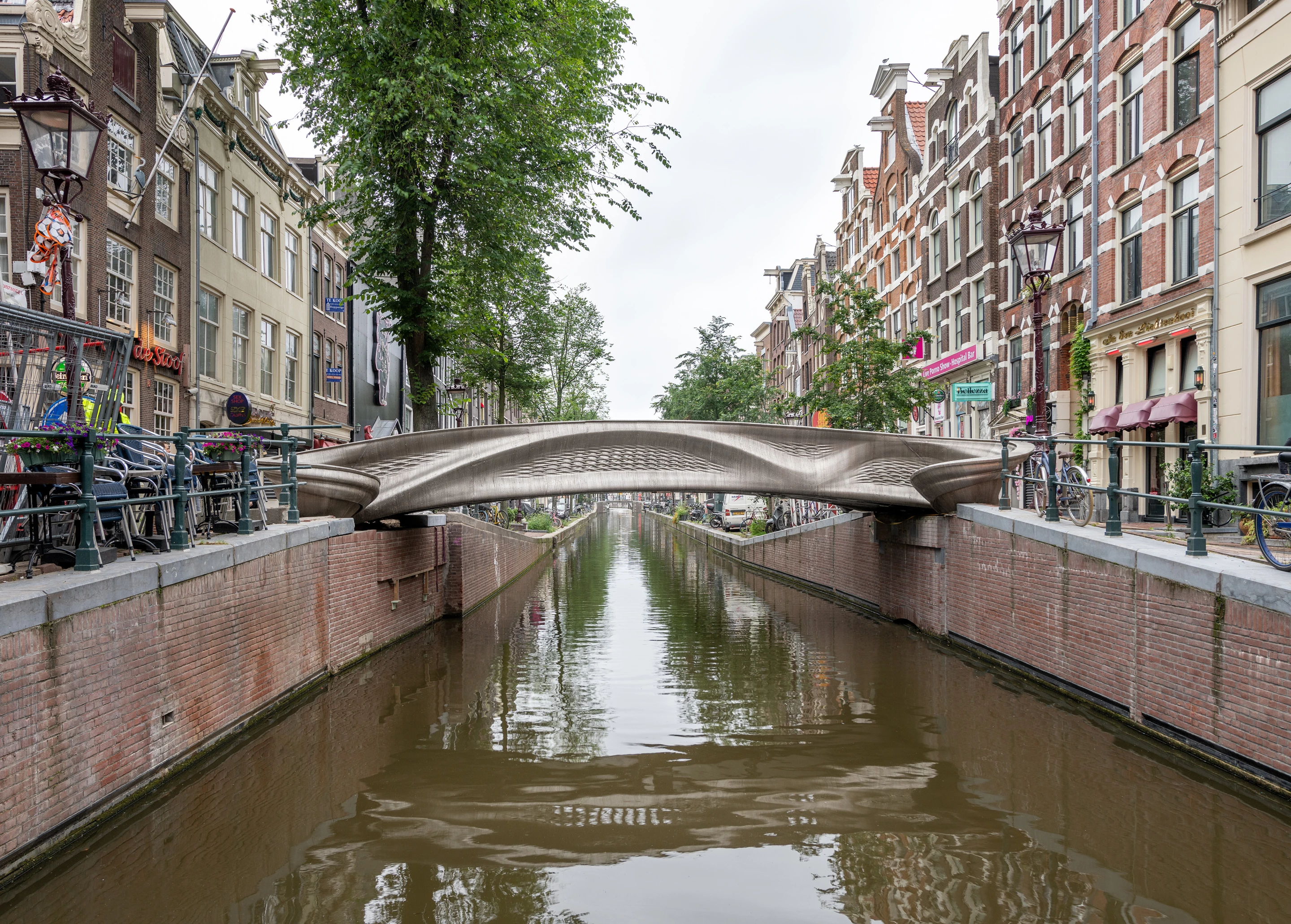 The 3D-printed bridge measures 12.2 m (40 ft) in length and has a width of 6.3 m (20 ft)