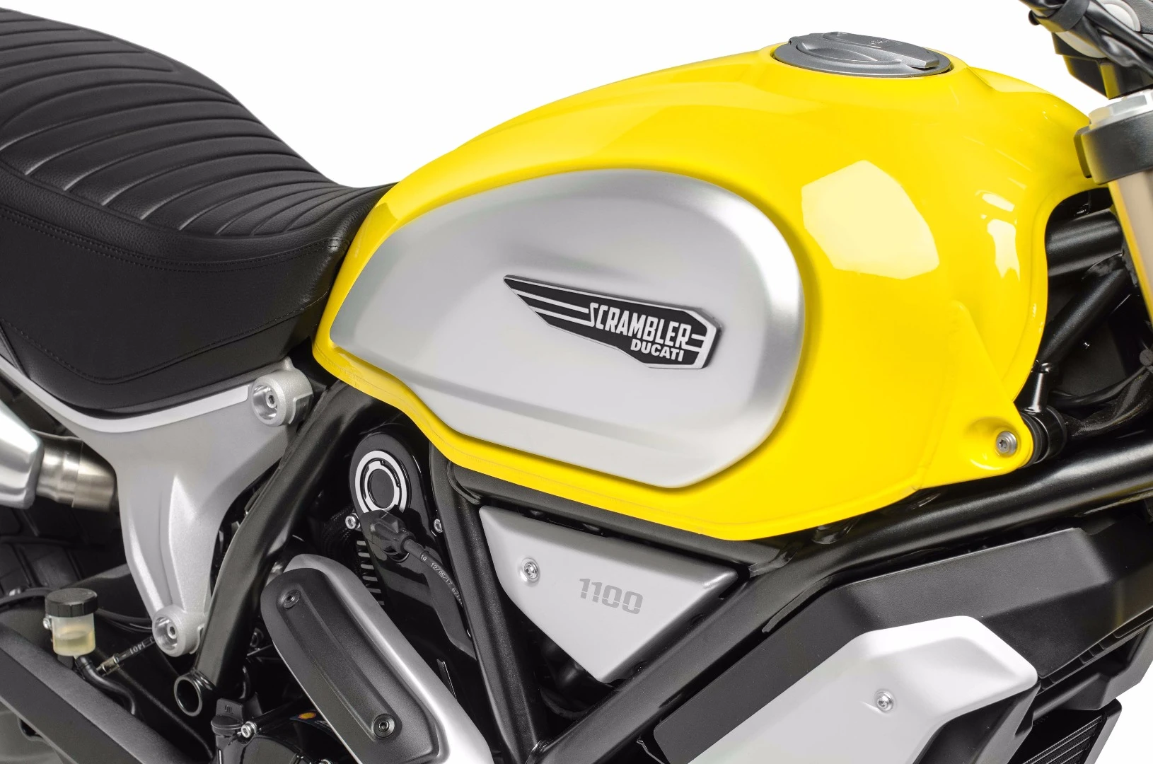 The steel fuel tank of the 2018 Ducati Scrambler 1100 holds 15 l (4 gal)