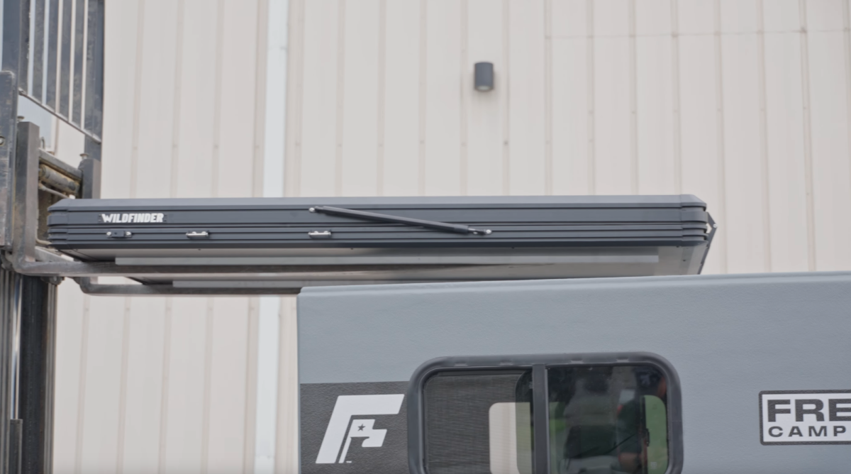 $4,500 wheel-less camper pod gets cubed and stacked into double-decker