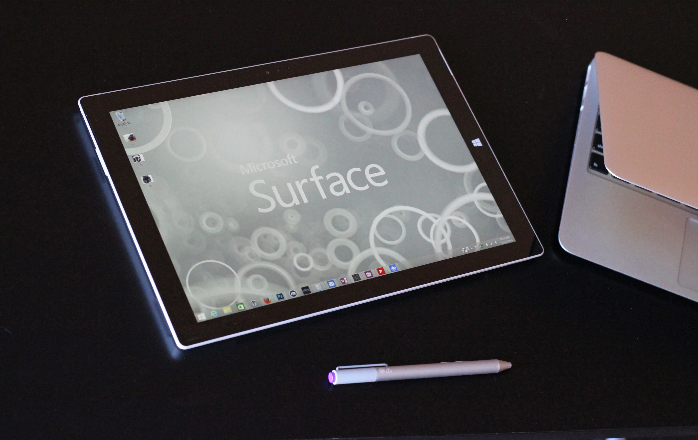 Surface Pro 3 with pen (Photo: Will Shanklin/Gizmag.com)