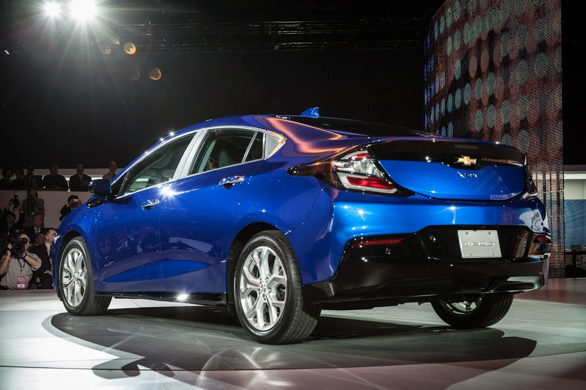 Chevy shows the 2016 Volt at NAIAS 2015 (Photo: Loz Blain/Gizmag.com)