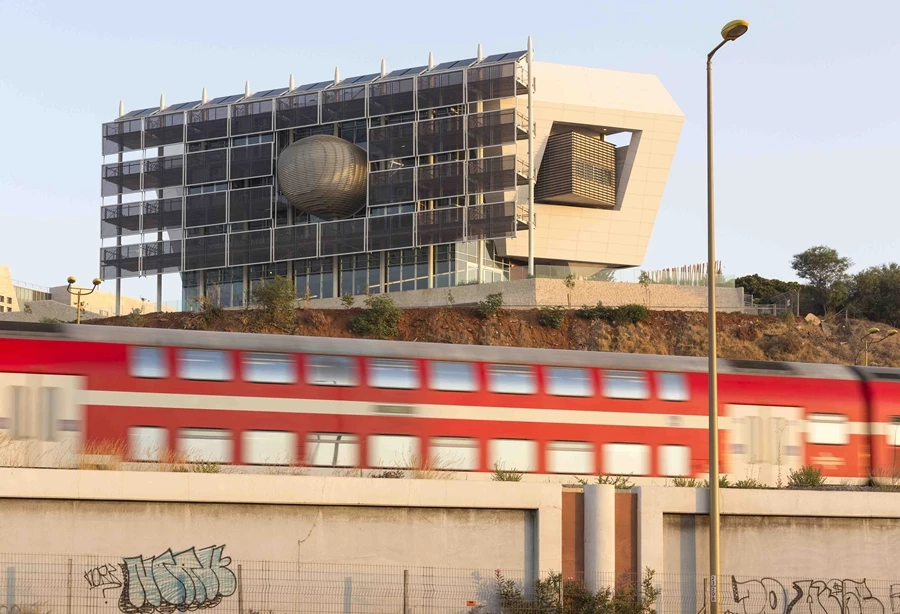 The PSES building was design in collaboration by Geotectura Studio and Axelrod Grobman Architects (Photo: Shai Epstein)