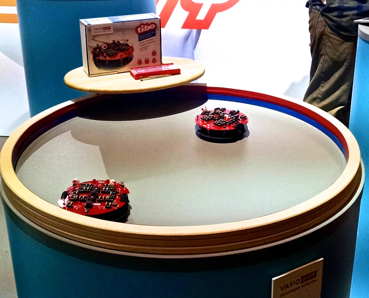 The Variobot tibo is a small robotics kit (Photo: C.C. Weiss/Gizmag)