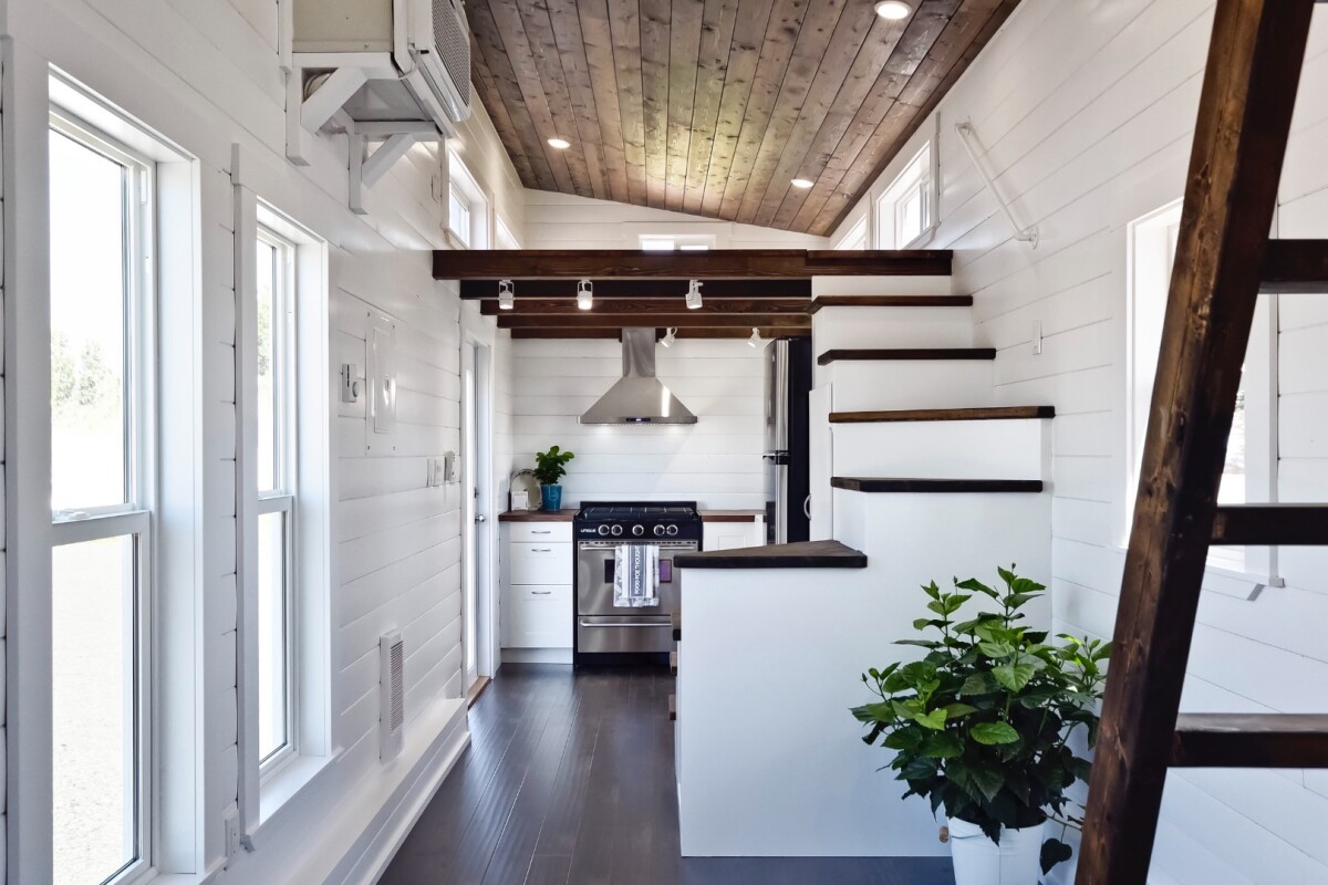 The interior of the home comprises a total floorspace of 326 sq ft (30 sq m), which is pretty big for a tiny house