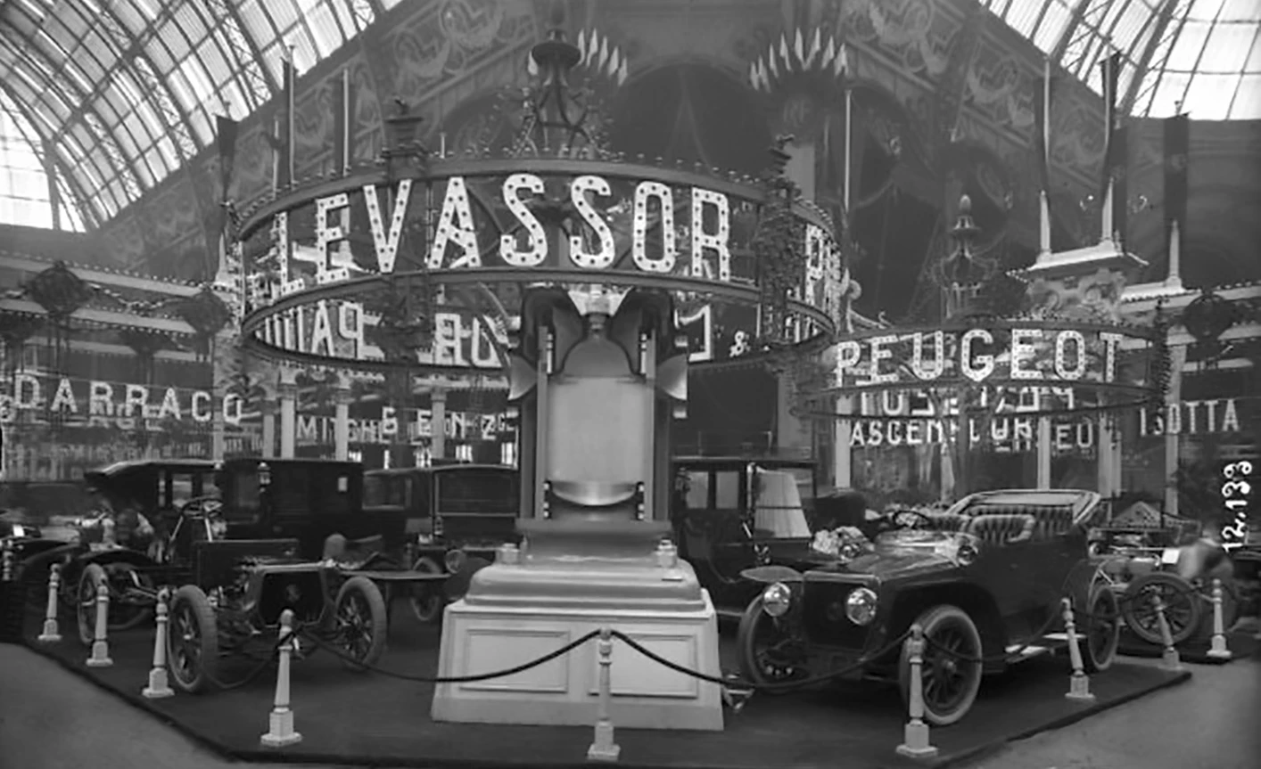 French marques made up the majority of the competitive racing cars at the turn of the century, led by Panhard & Levassor