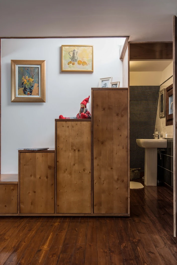 Optional extras include a series of furniture pieces