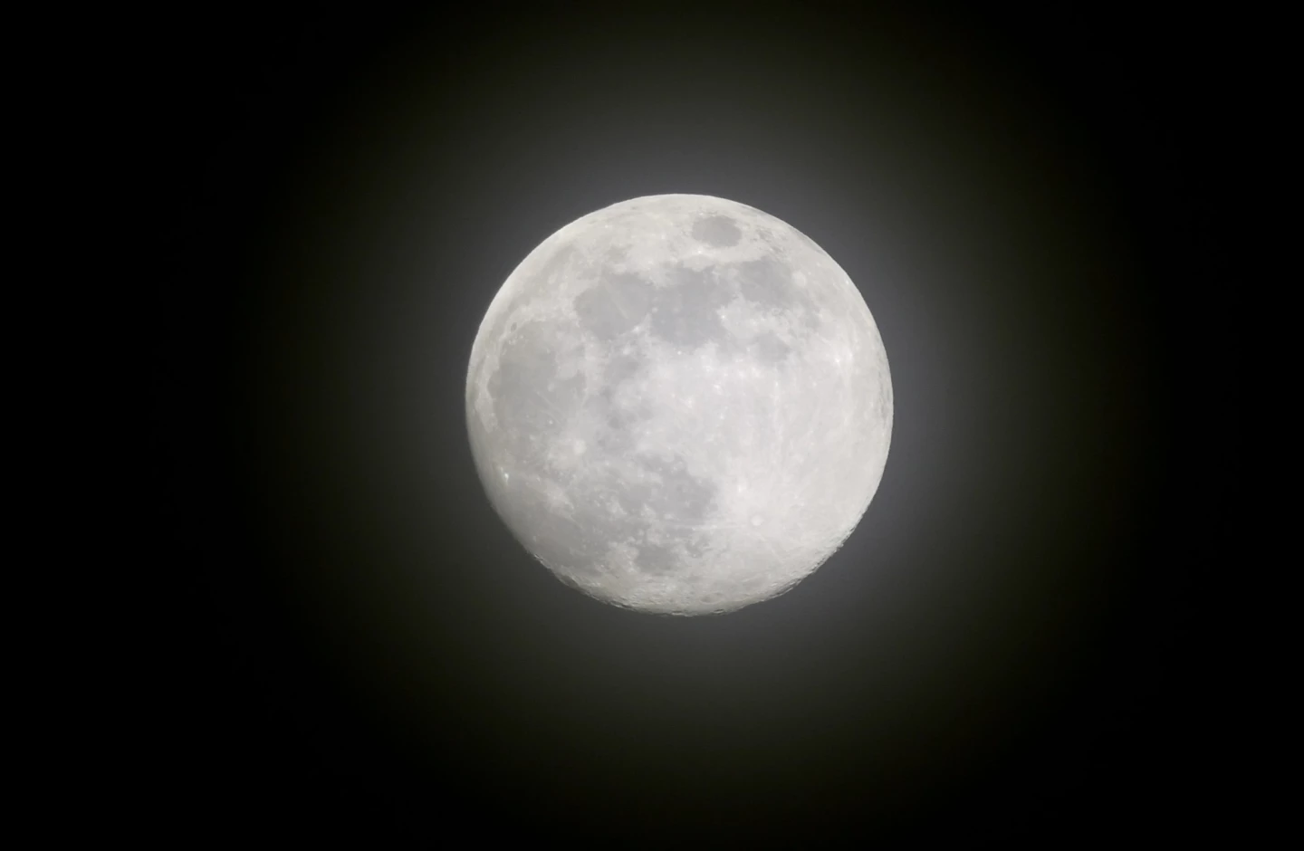 The Moon was particularly impressive on the evening this shot was taken through the Dwarf III's telephoto lens (image cropped using GIMP, otherwise unedited)