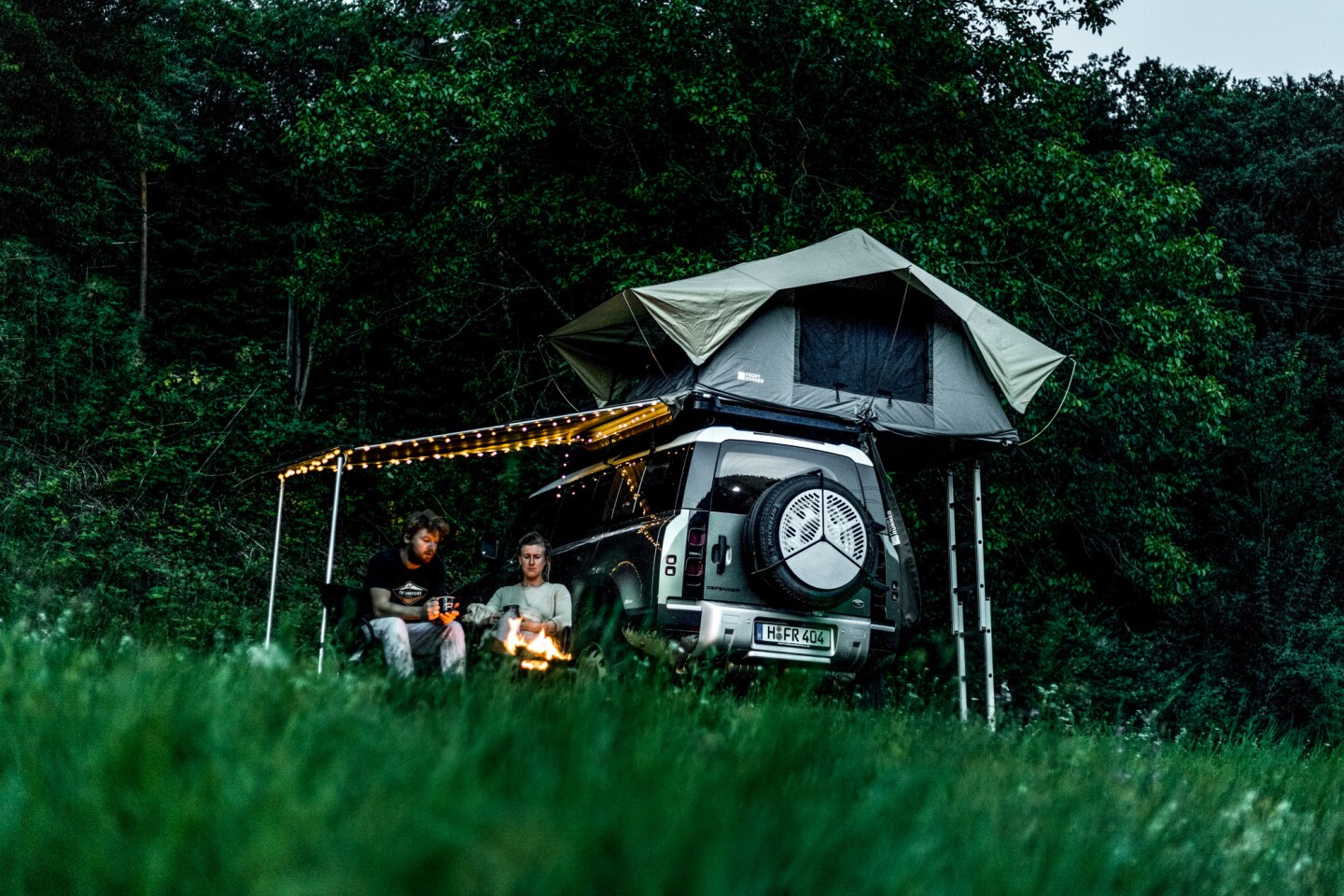 Holding a roof-top tent on back with more rack space up front, the Front Runner Slimline II offers serious carrying capability