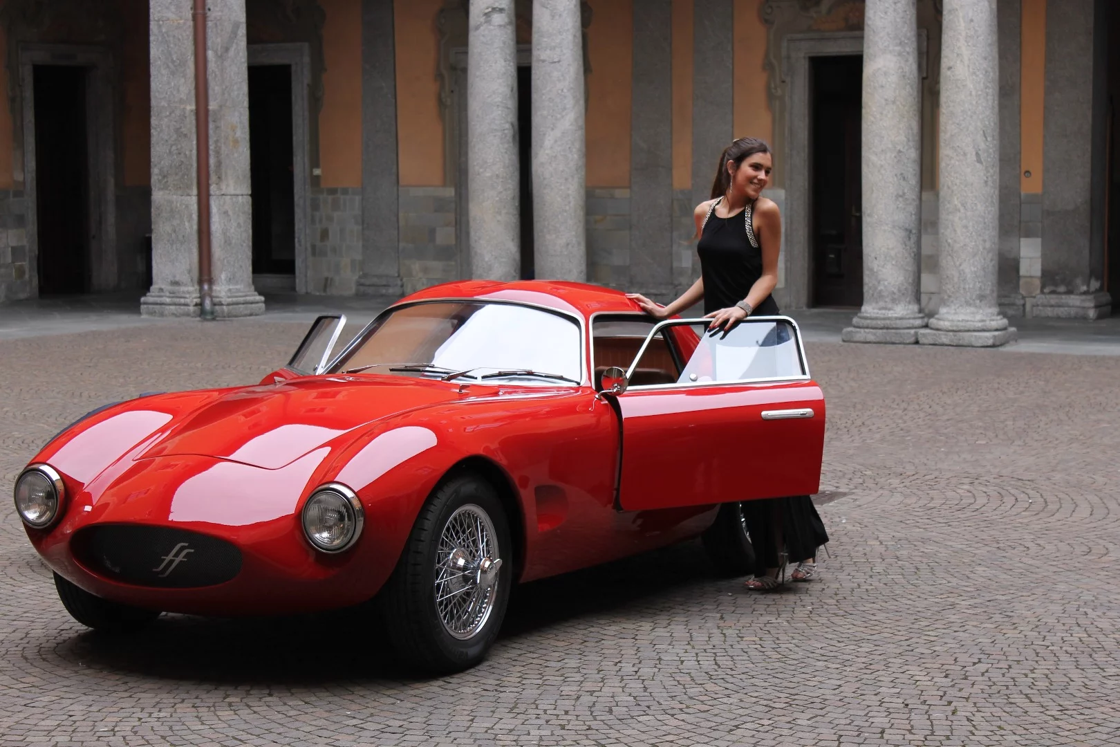 The Effeffe Berlinetta has an aluminum body atop a tubular steel chassis, weighing just 1,742 lb (790 kg) dry
