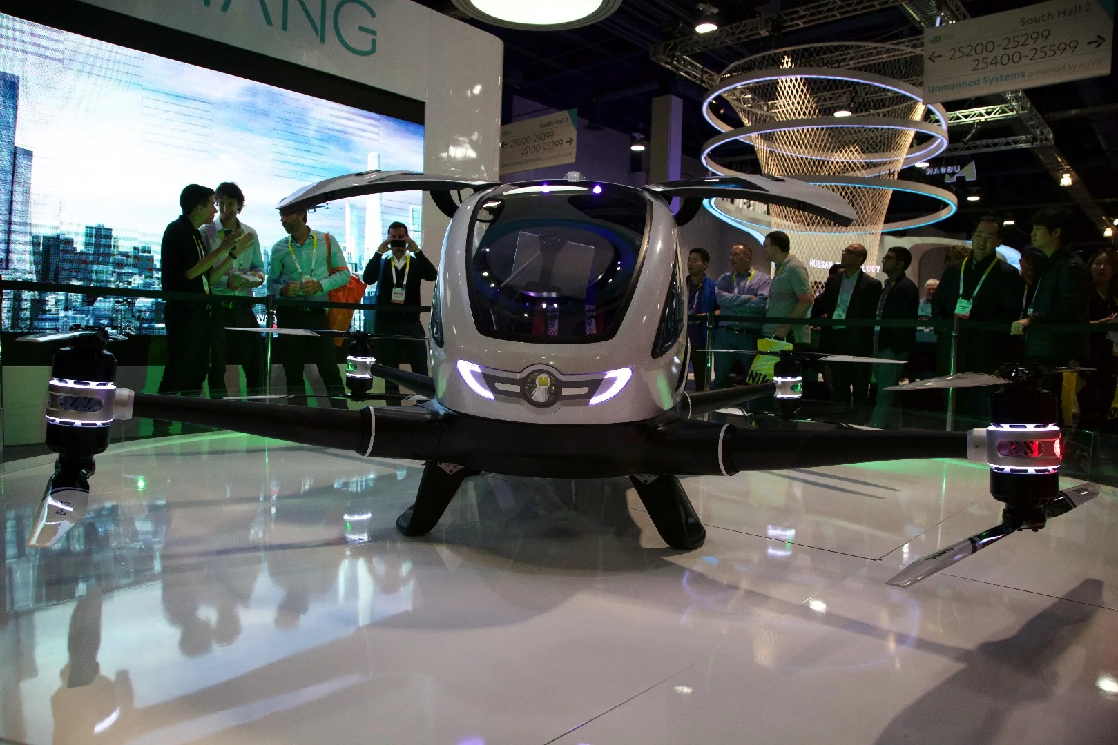 A full charge reportedly being sufficient to keep one passenger airborne for up to 23 minutes at sea level