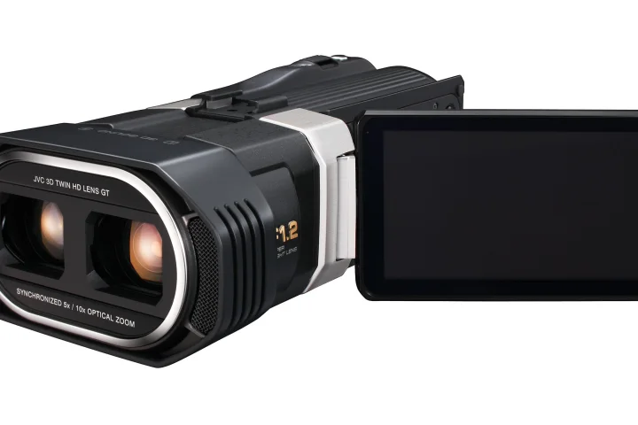 JVC has announced a new 3D full HD consumer camcorder which benefits from two independent lenses, two CMOS sensors and a new imaging engine