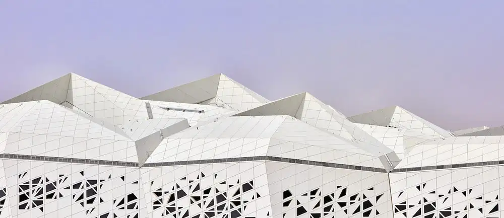 A solar PV array is located on the roof of KAPSARC's south-facing Conference Centre