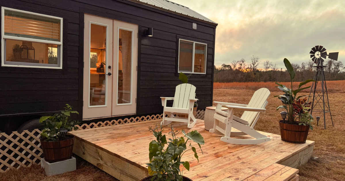 Single-level tiny house makes long-term small living comfortable