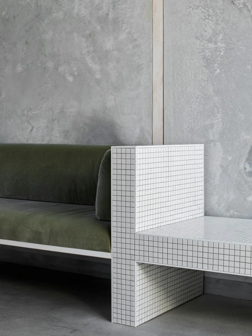 Simple furnishings keep the home fresh and clutter free
