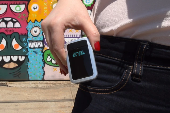 The lighter's display indicates how many cigarettes you've smoked and how long it's been since your last one